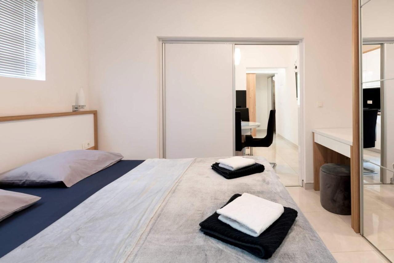Apartment White Pearl Razanac Ngoại thất bức ảnh