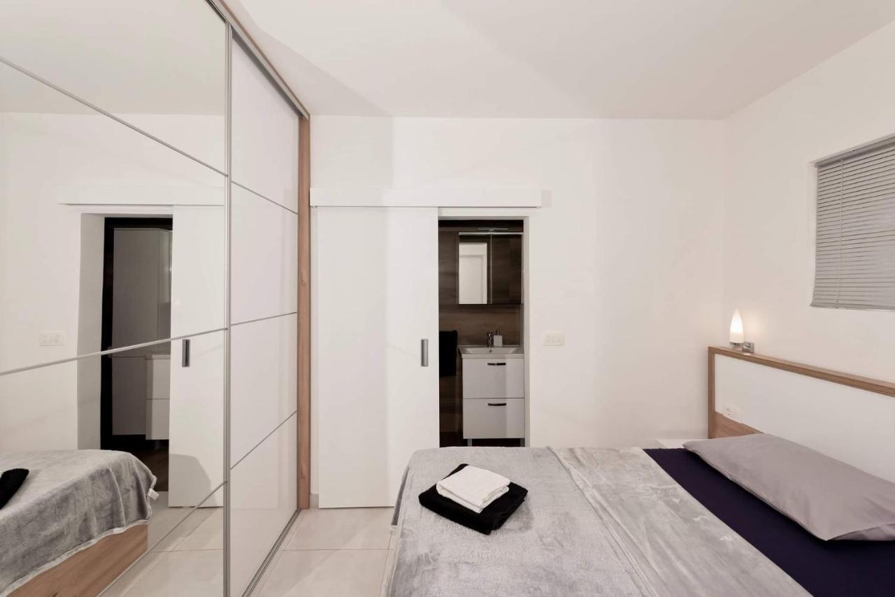 Apartment White Pearl Razanac Ngoại thất bức ảnh