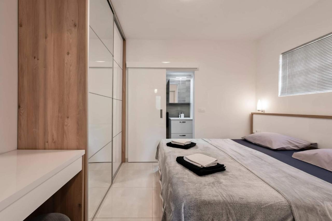 Apartment White Pearl Razanac Ngoại thất bức ảnh